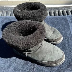 UGG ANKLE BOOTS SHEEPSKIN BLACK SUEDE WOMENS 6 MENS 5 Made in USA